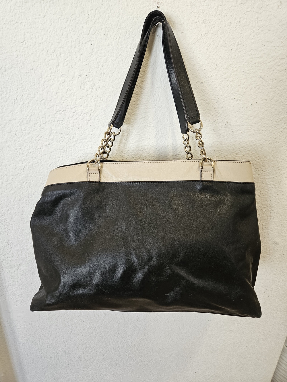 Kate spade New York Hancock Park Maryanne Black and Cream Bow-Trim Leather Tote - Picture 5 of 13